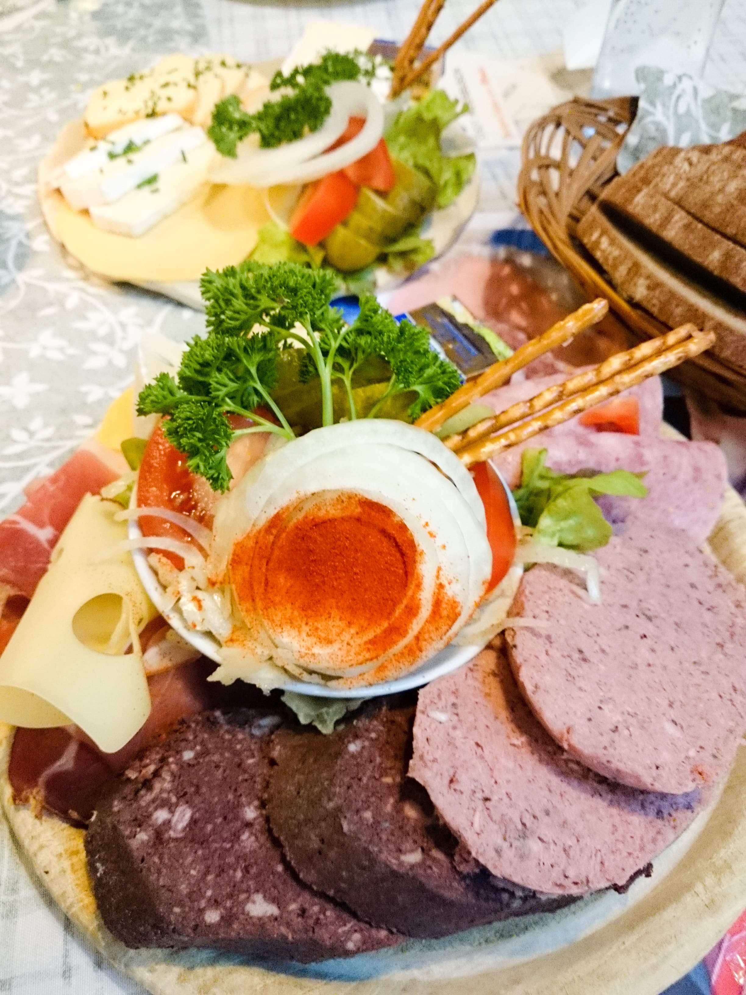 Brunch sausage hash brown casserole