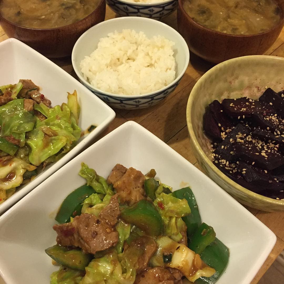 Thai peanut tofu noodle salad with vegetables