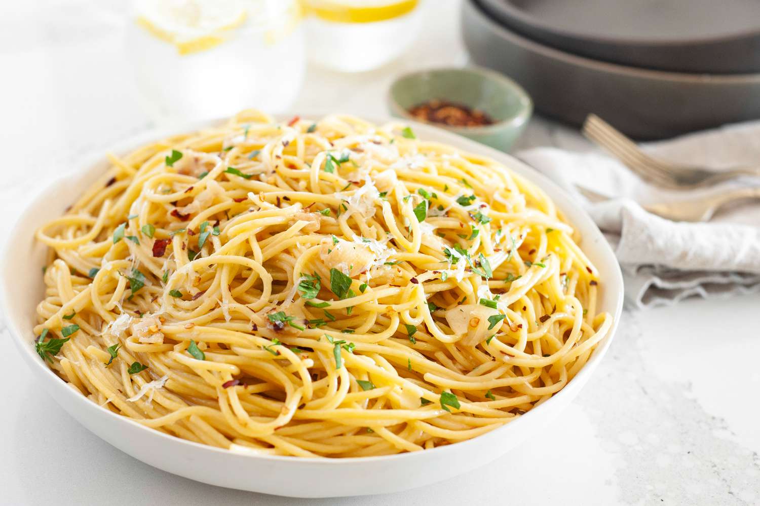 Spaghetti Aglio e Olio (Garlic and Olive Oil Pasta)